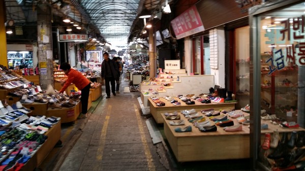 Dongdaemun Shoes Market KRAVELER