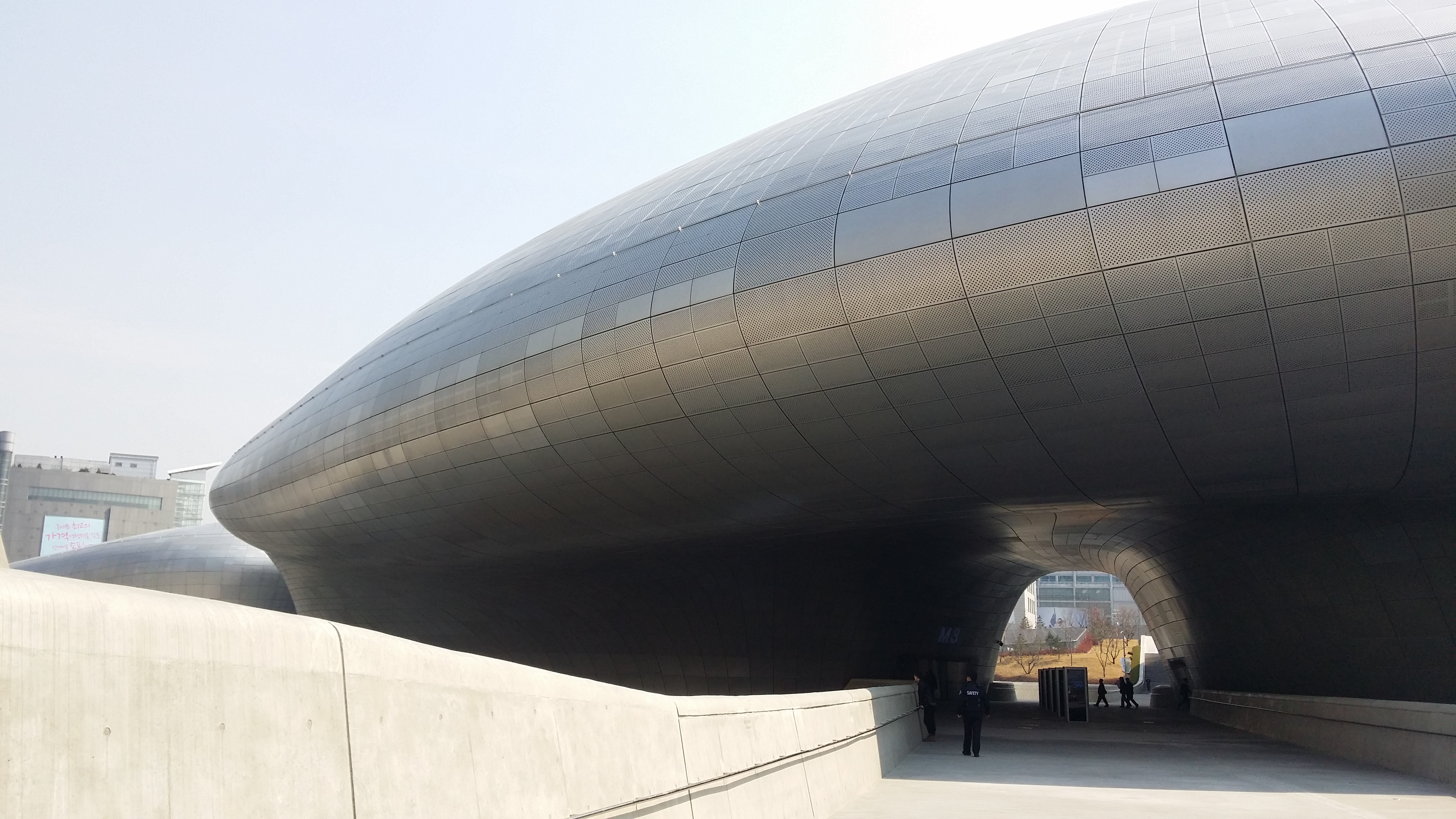 DDP(Dongdaemun Design Plaza)
