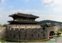 Janganmun Gate 